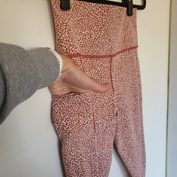 EUC Athleta Salutation Stash II Textured Tight Micro Leopard Rust Orange Small - Picture 4 of 11